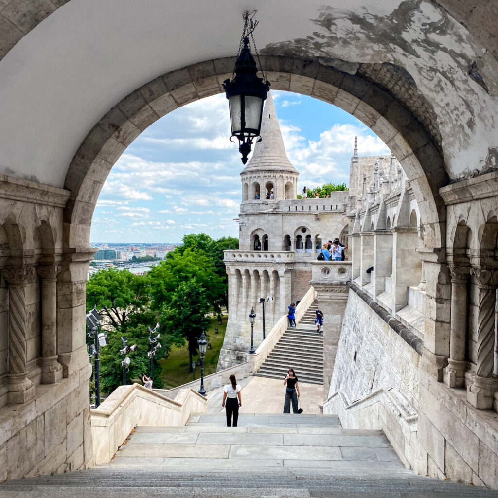 Parkowanie w Budapeszcie - gdzie zaparkować w Budapeszcie i czy można za darmo? Parkingi w Budapeszcie