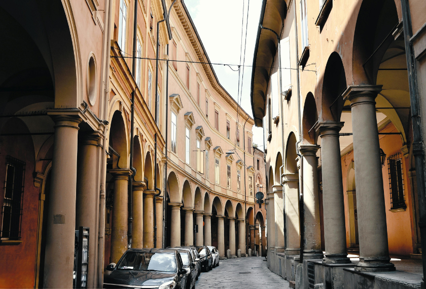 Bolonia dojazd z lotniska: Jak dojechać z lotniska do centrum? Najlepsze opcje dojazdu 2025